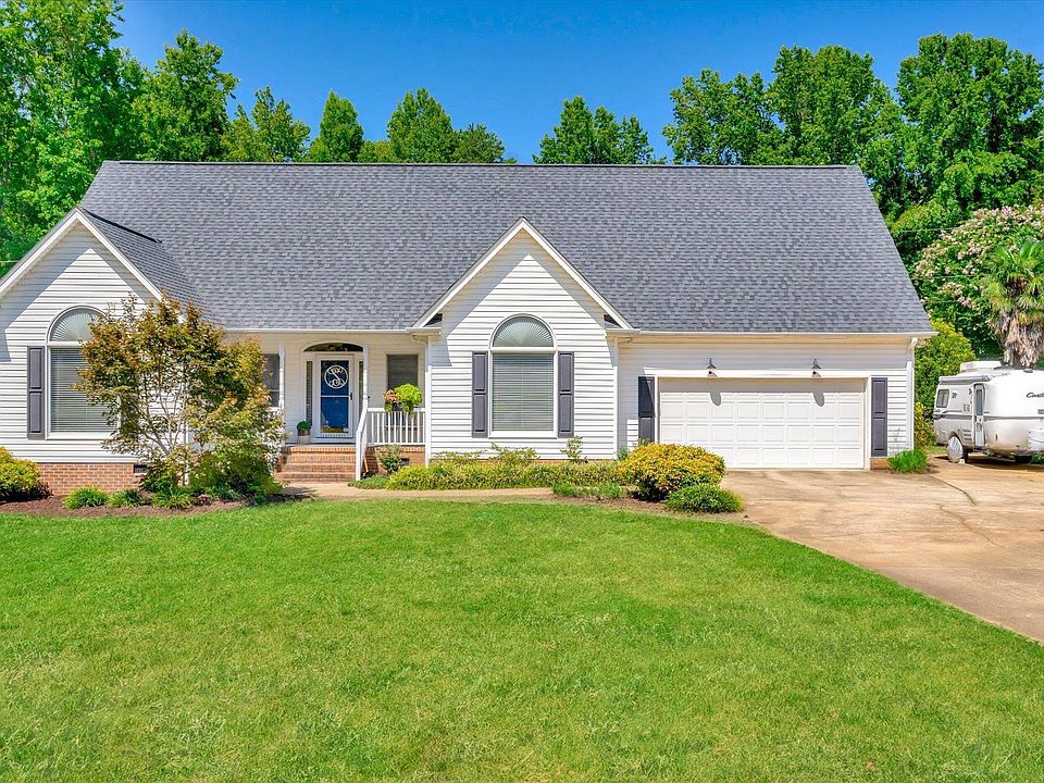 1st image of 18 Montague Cir