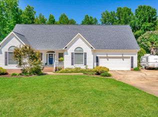 18 Montague Cir, Greenville, SC 29617