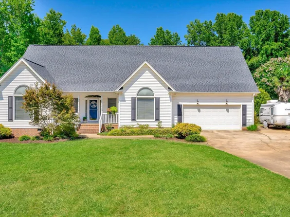 18 Montague Cir, Greenville, SC 29617