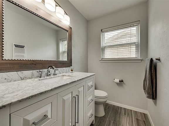 3rd image of 513 Shelmar Dr
