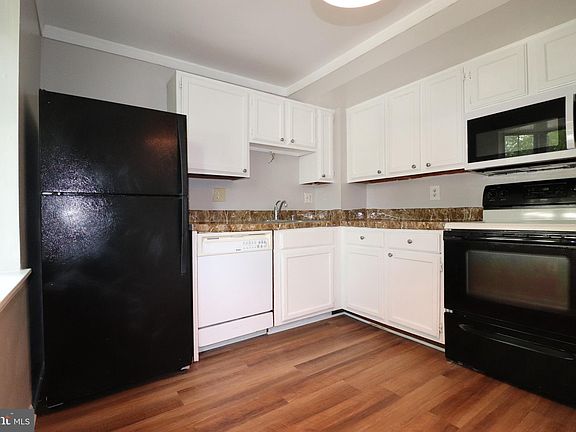 4th image of 27 Southall Ct