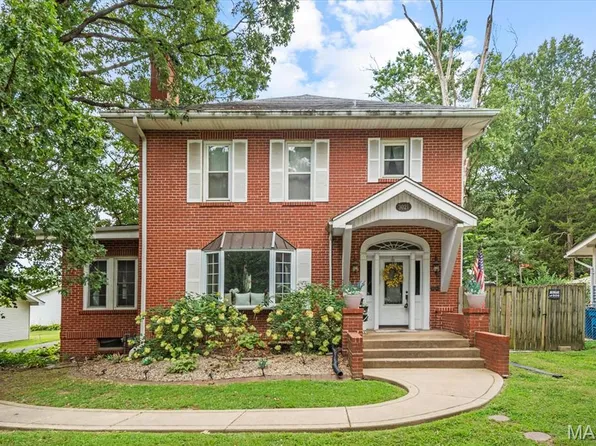 3021 Brown St, Alton, IL 62002