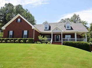 7551 Greens Mill Dr, Loganville, GA 30052