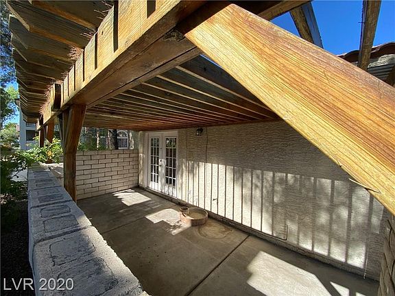 4th image of 814 Sea Pines Ln