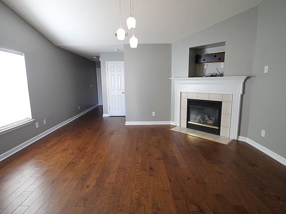 3rd image of 1567 Andora Dr