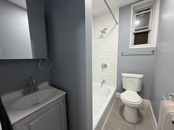 3rd image of 256 Lafayette Ave #16