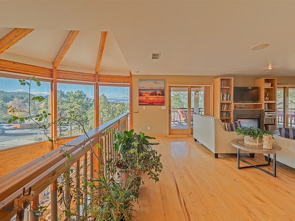 4th image of 1115 Saddle Dr