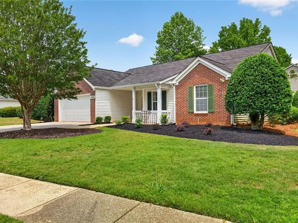 4502 Legend Hollow Ln, Powder Springs, GA 30127