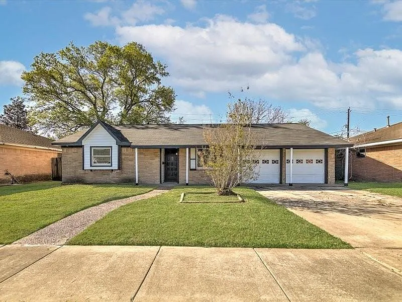 3 bed, 2.0 bath, 1425 sqft, $2,500 — Photo 1