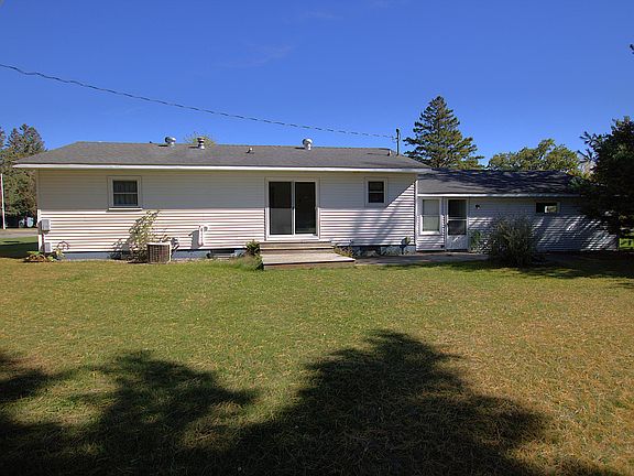 4th image of 1519 4th St NE