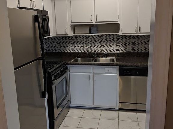 4th image of 735 Palmetto St APT D