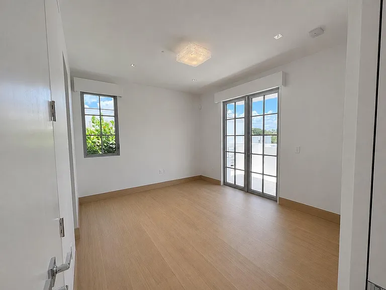 247 Worth Ave #PENTHOUSE — Photo 33