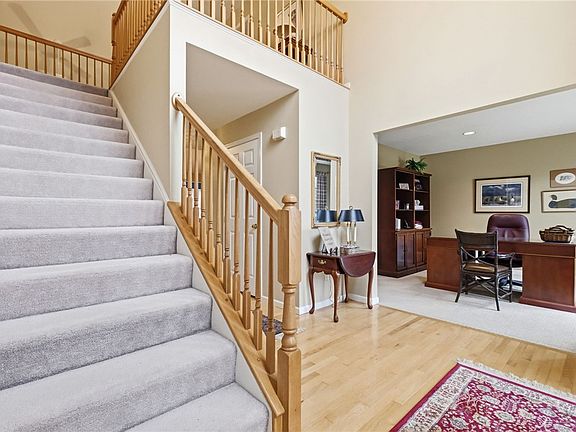 5th image of 6855 Stephanie Ct