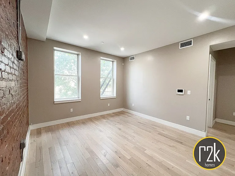 26-14 Hoyt Ave S #2A — Photo 14