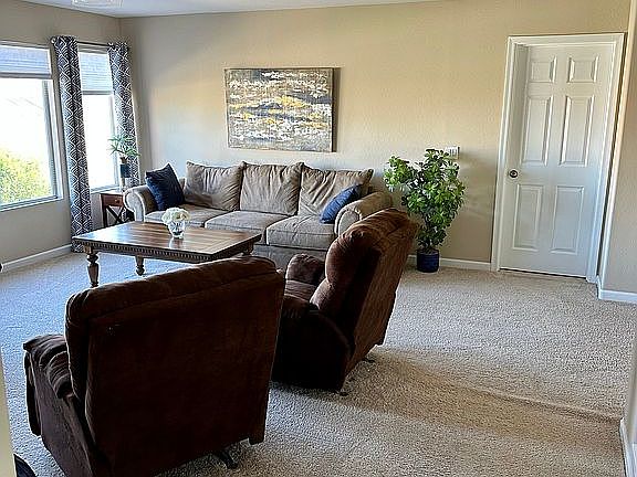 5th image of 2660 E Arabian Dr