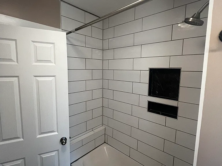 79-81 E Southwood Ave #81 — Photo 10