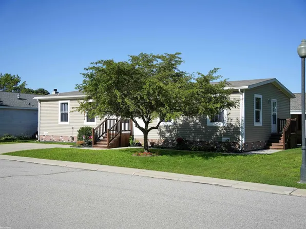 578 Twin Lakes Dr, Kimball, MI 48074
