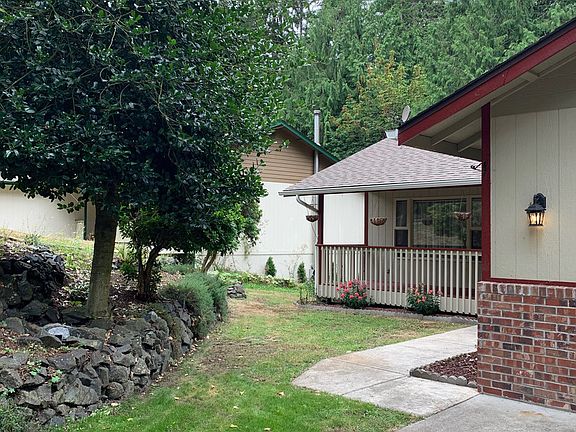 2nd image of 18525 Woodside Dr SE