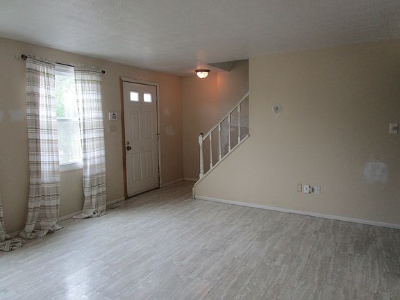 4th image of 2985 Grandwoods Cir