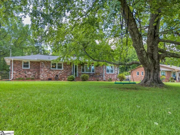 120 Echo Ln, Travelers Rest, SC 29690