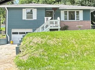 1906 S 22nd St, Saint Joseph, MO 64507