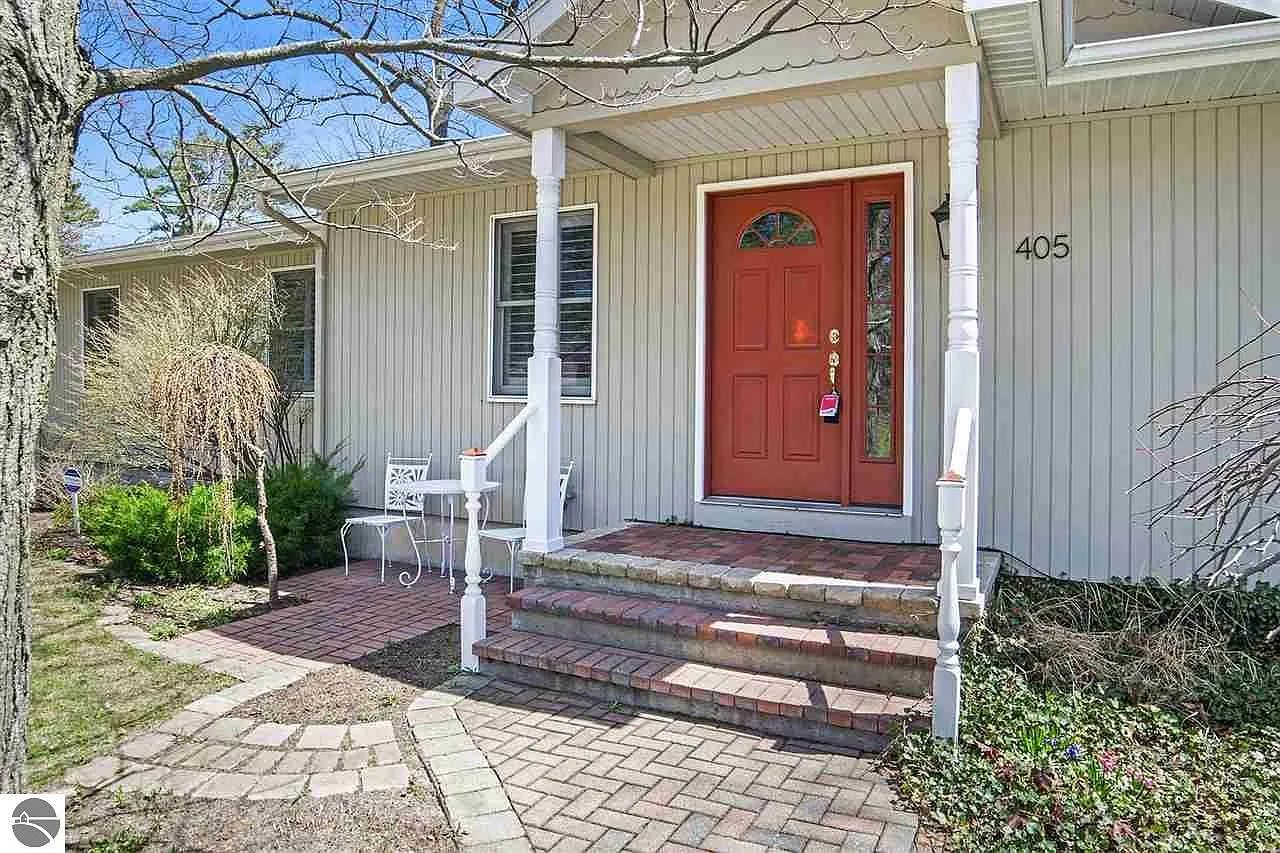 405 Huron St photo 1