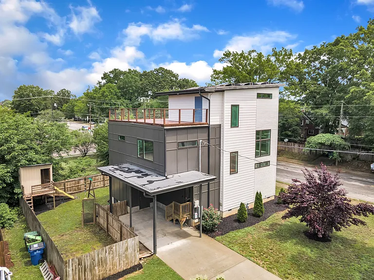 304 S Tarboro St — Photo 2