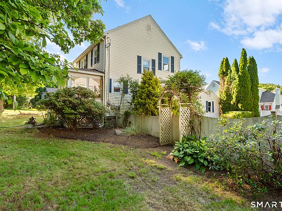 3rd image of 462 Davis Street