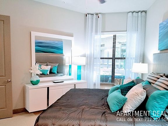 5th image of 5416 Washington Ave #201