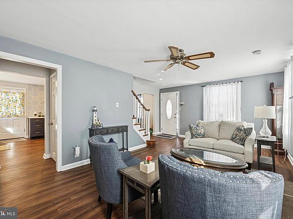 5th image of 838 West Ave