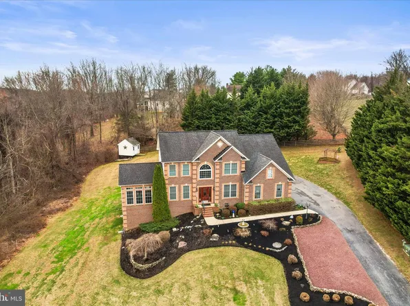 659 Downhill Dr, Westminster, MD 21157