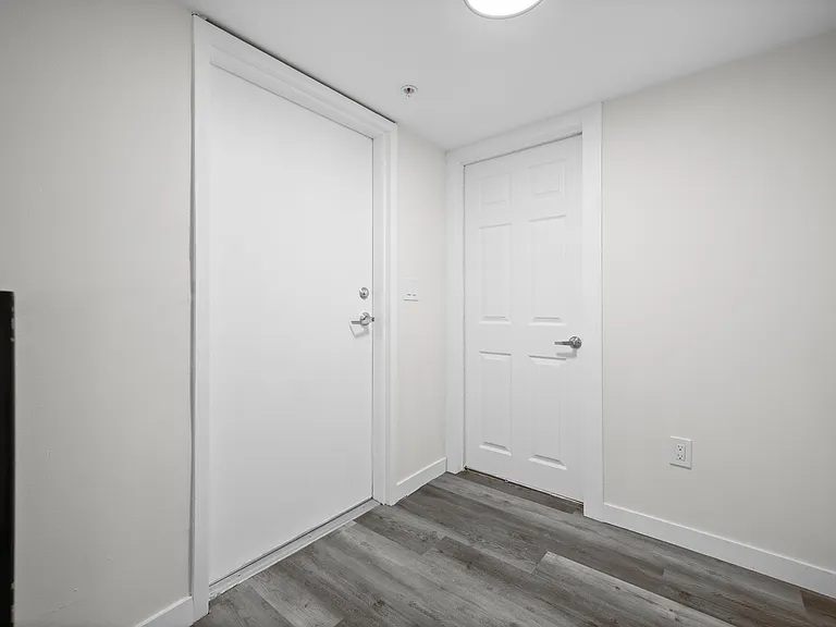 5521 Kester Ave #23 — Photo 23