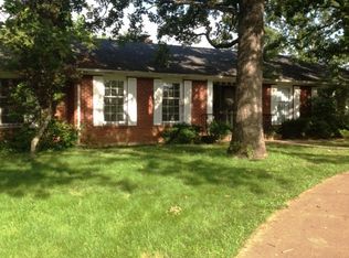 2136 Autumn Rd, Poplar Bluff, MO 63901