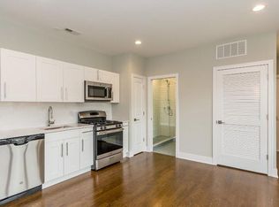 1911 W Irving Park Rd #208 L, Chicago, IL 60613