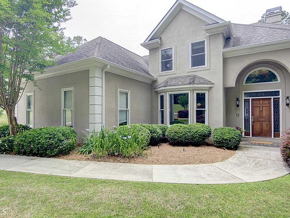 2nd image of 345 Broadmoor Dr