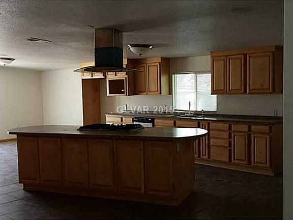 4th image of 4929 Holt Ave