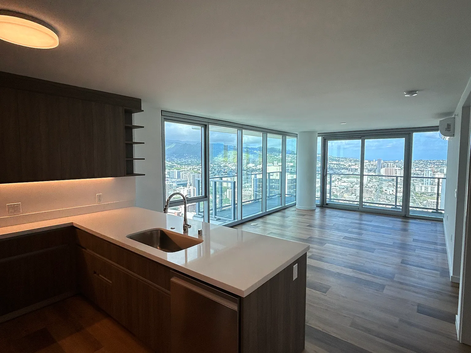 2 bed, 1162 sqft, $4,725 — Photo 2