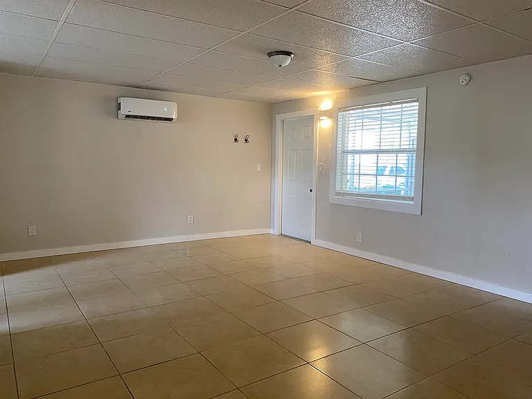 2084 Monroe Ave #B — Photo 10