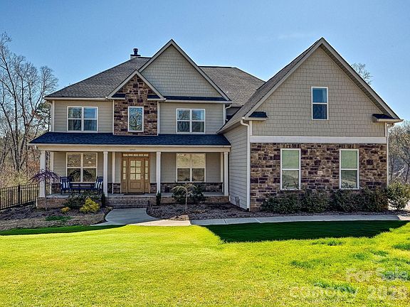 2nd image of 1052 Lakefront Woods Dr