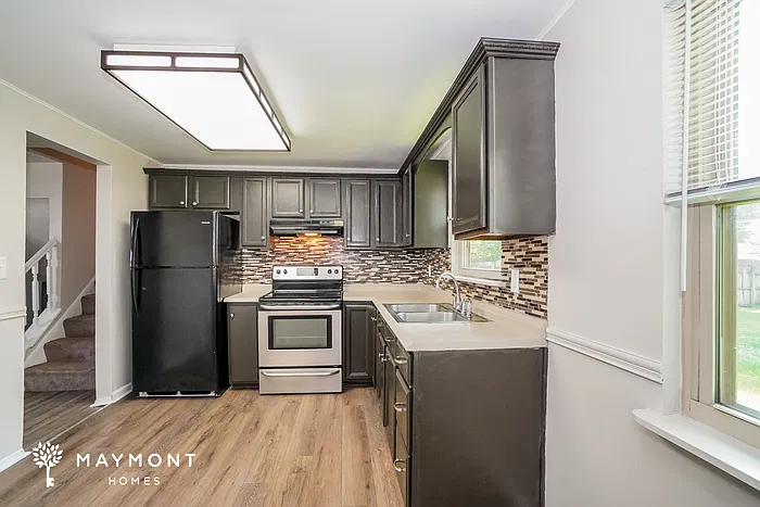 3 bed, 1.0 bath, 1184 sqft, $1,595 — Photo 3