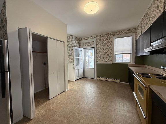 5th image of 137 E Pine Grove Rd #A