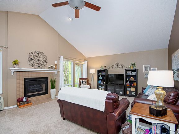 5th image of 2410 SE Baypoint Dr Unit 64