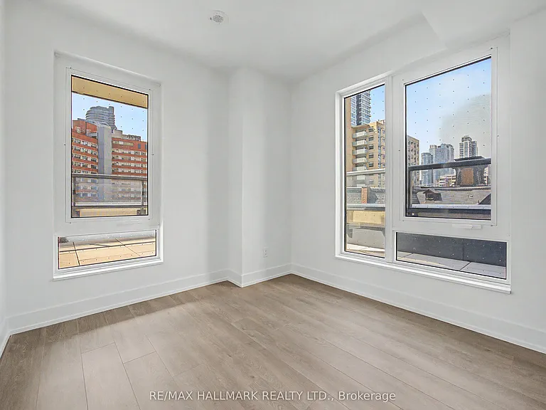 308 Jarvis St #405 — Photo 14