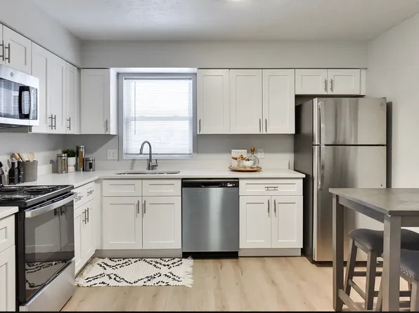 4605 California St #3, Omaha, NE 68132