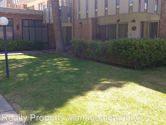 4th image of 1100 Madeira Dr SE #312