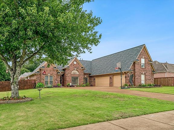 3rd image of 4306 Bridgestone Cir