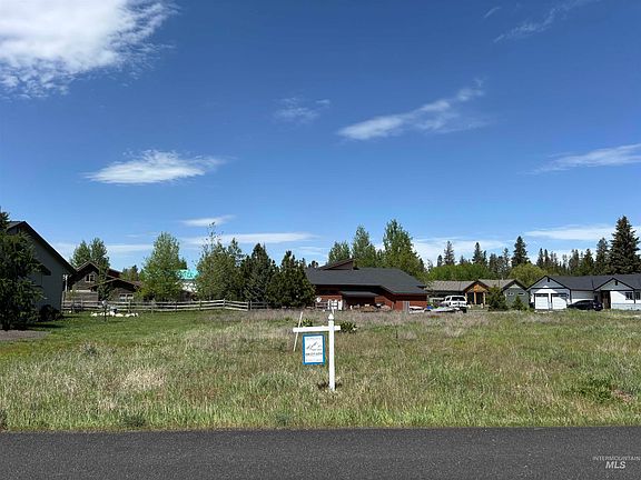3rd image of 1033 Potts Dr