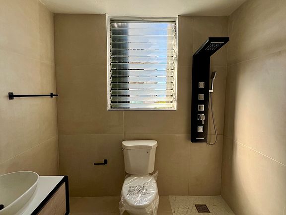 5th image of 703 Miramar #603