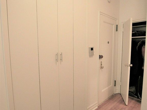 5th image of 48 E End Ave Unit 48-4D