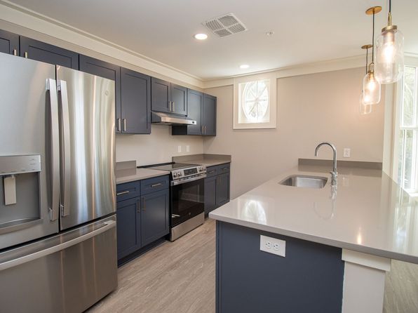 1303 Blanding St #202